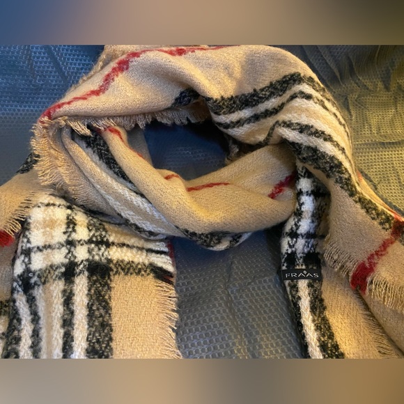 FRAAS Plaid Beige Scarf - Never Used - NWOT Gorgeous pattern! OS - Picture 7 of 7